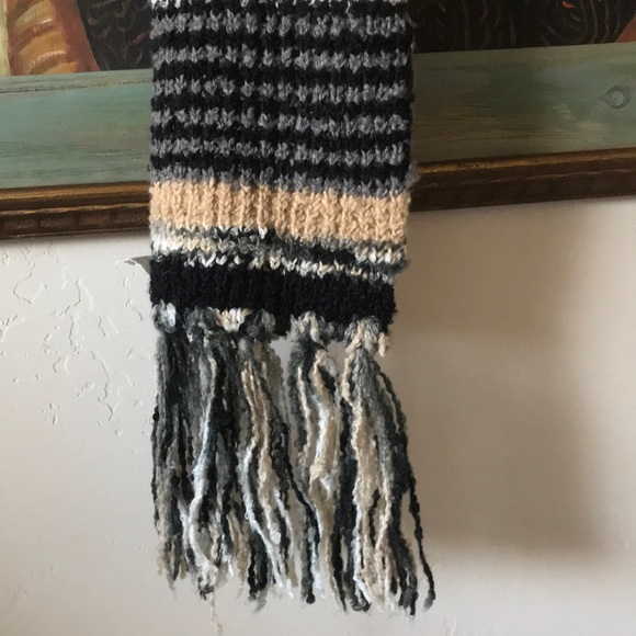 Scarf - Picture 2 of 4